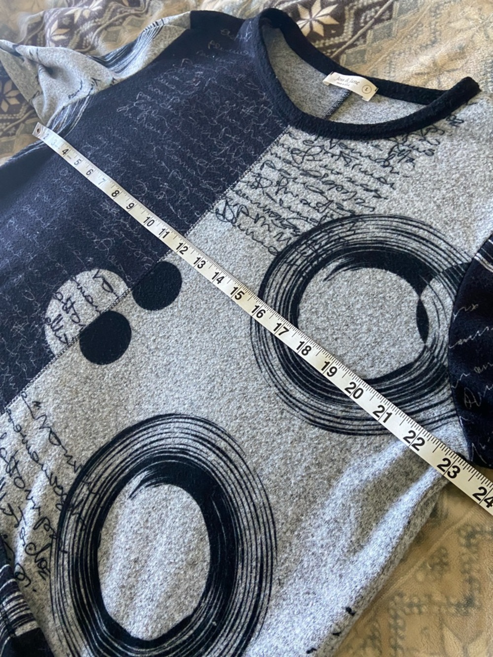 Jess & Jane tunic abstract design relaxed fit script motif Size Large - Picture 8 of 9